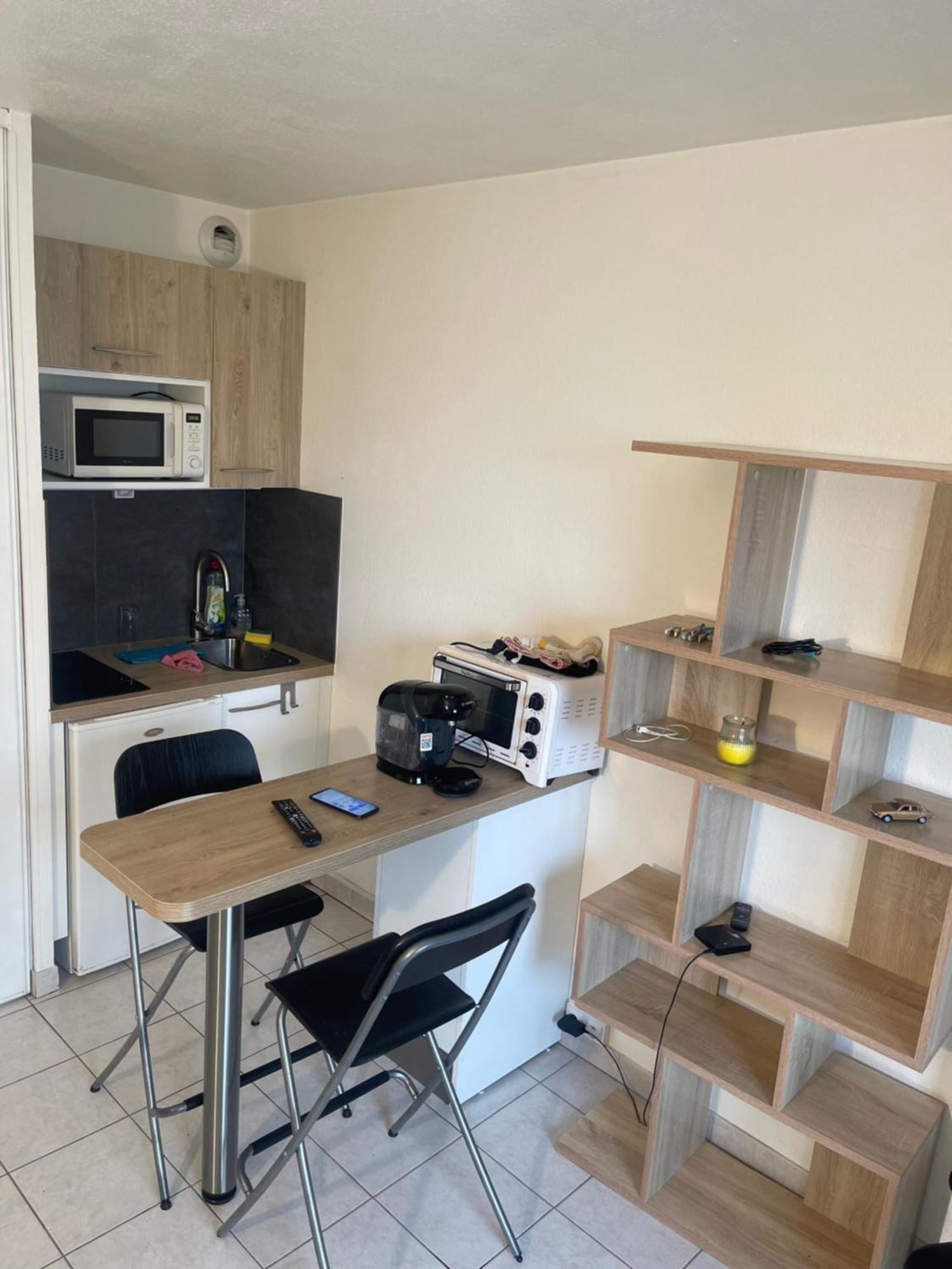 Studio Avec Place De Parking A La Timone Marseille Exterior photo